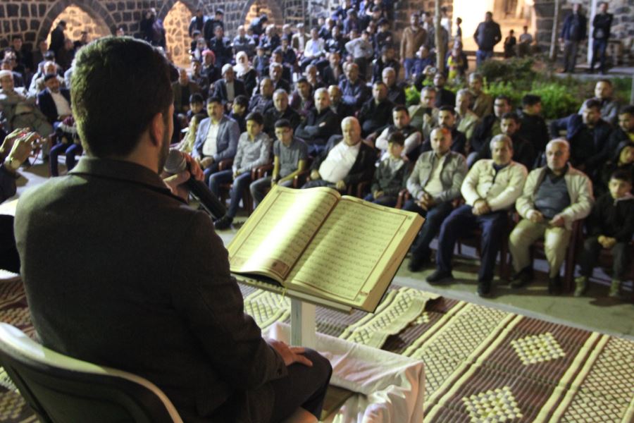 ULU CAMİİ’DE 