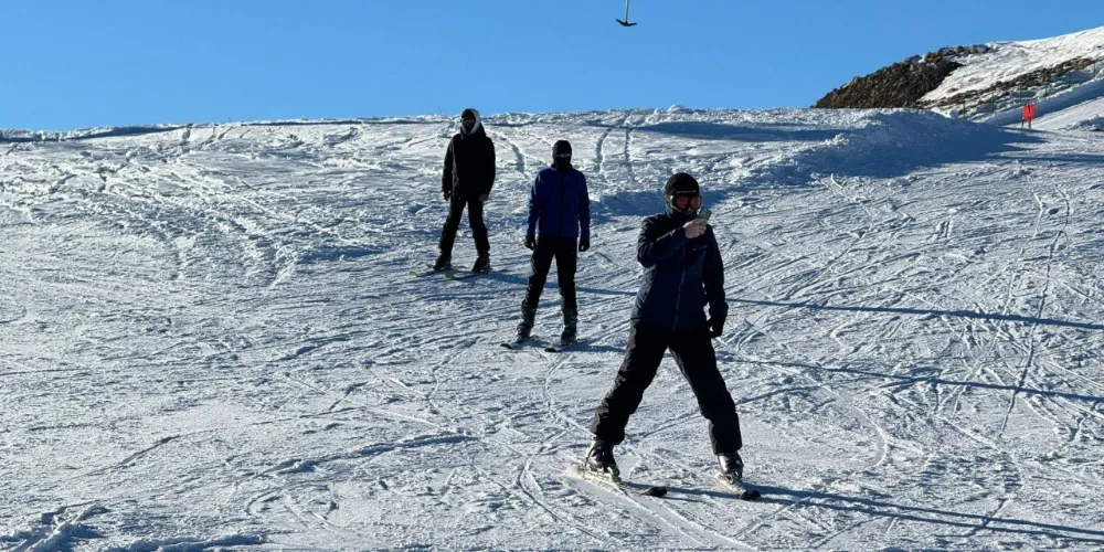 ŞIRNAKLI SPORCULAR İLK KEZ KAYAK MERKEZİNDE