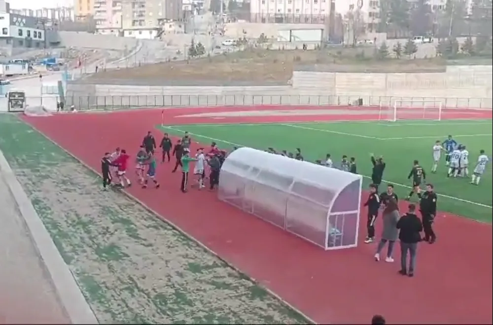 CİZRE SPOR TAKIMLARININ GİTTİĞİ HER DEPLASMANDA OLAY 