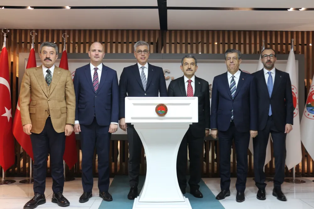 BAKAN MEMİŞOĞLU: 